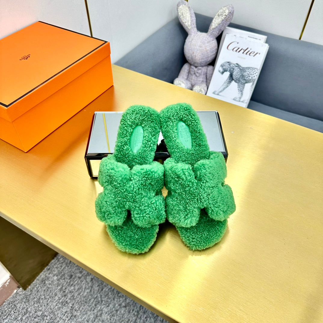 ORAN SHEARLING SANDALS EMERALD GREEN
