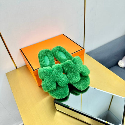 ORAN SHEARLING SANDALS EMERALD GREEN