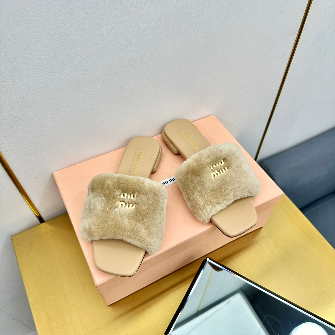 BEIGE SLIPPERS LAMB FUR