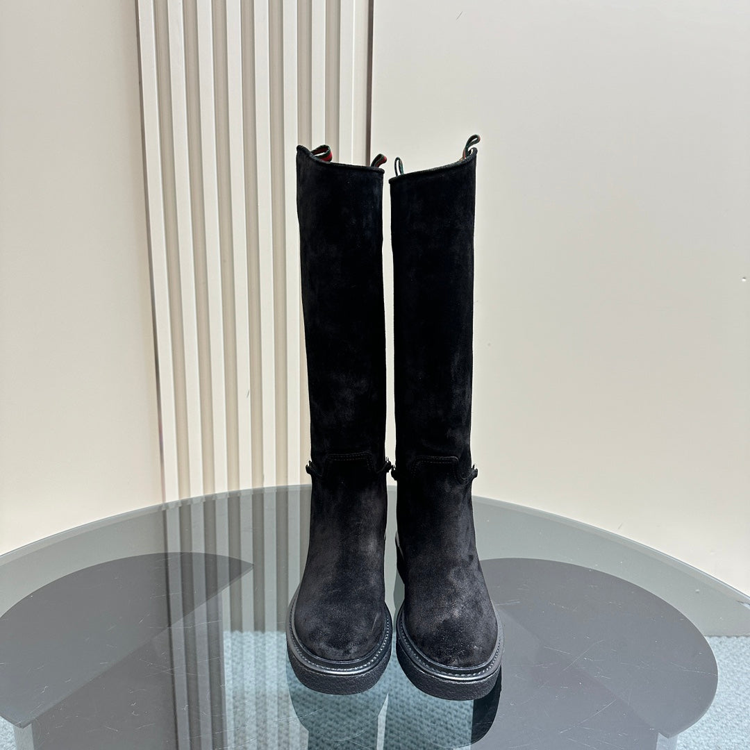 SLIM HORSEBIT KNEE BOOTS WITH WEB IN BLACK SUEDE