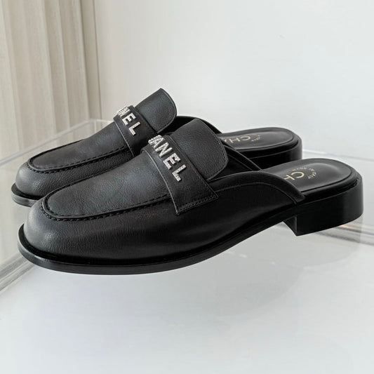 Chanel 2026 Diamond Logo Mules Cowhide Sheepskin 823471