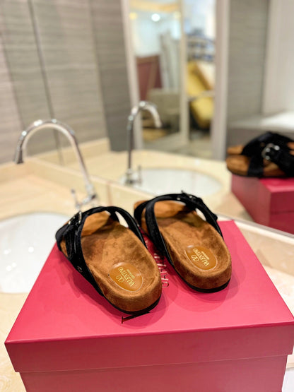 FUSSFRIEND BLACK SILK VELVET SLIDE SANDALS