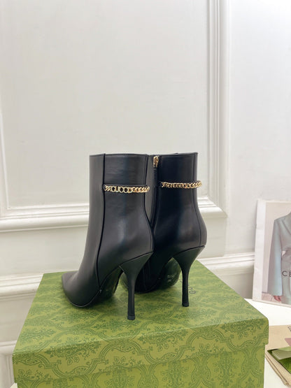 SIGNORIA SHORT BOOTS 10.5CM IN BLACK CALFSKIN